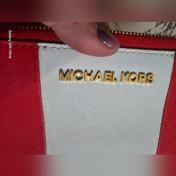 Michael Kors zip large wallet in orange/white - Picture 8 of 12